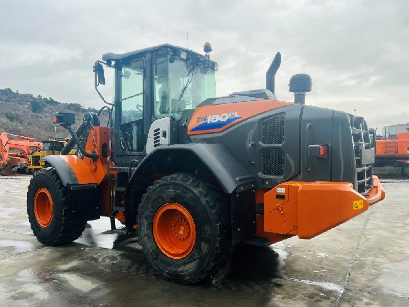 HITACHI ZW180PL-6